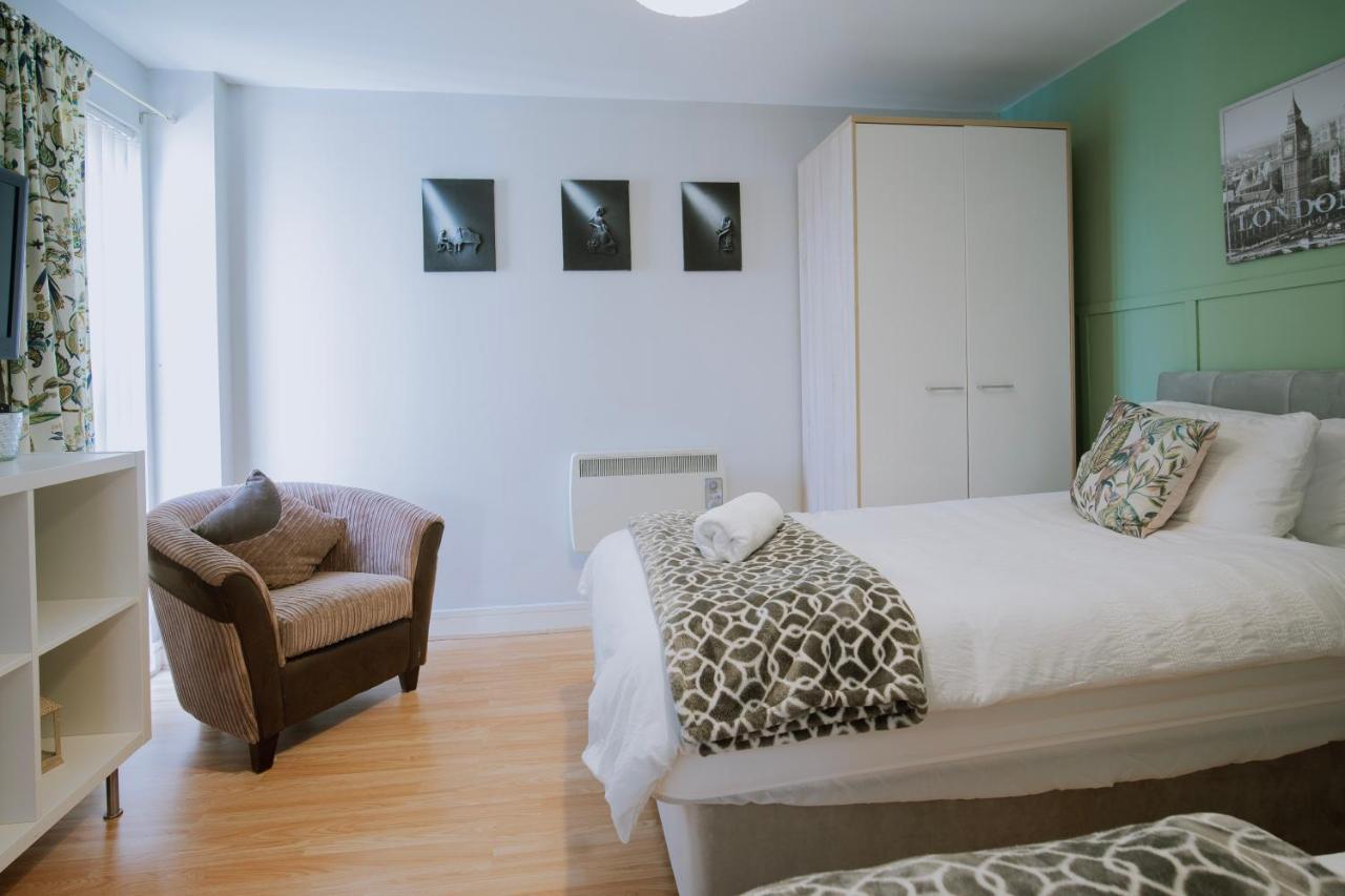 Modern Penthouse - 1 Secureparking Apartment